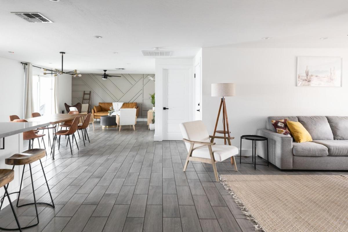 PALOMA - Modern Scottsdale/PHX Home, Private Pool, Firepit - Housity