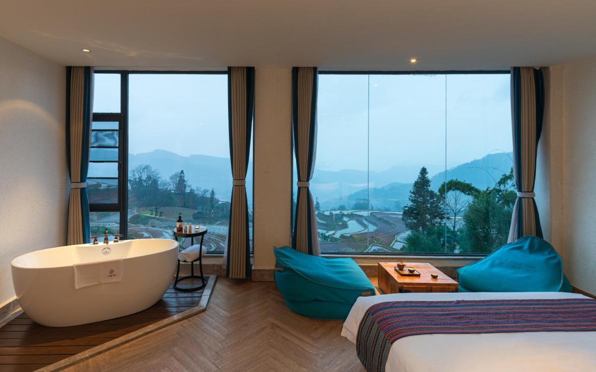 The Twelve Manor•Terraces Lodge - Housity