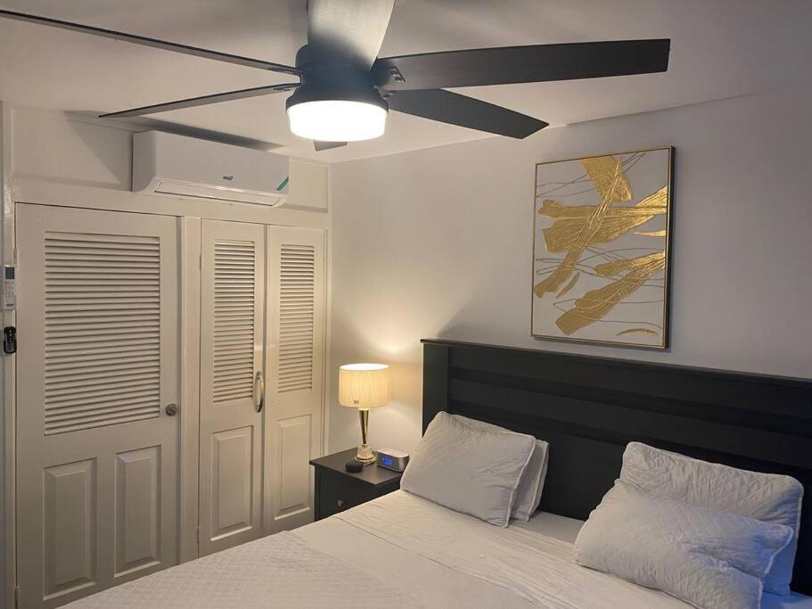 Touch Of Gold - Housity