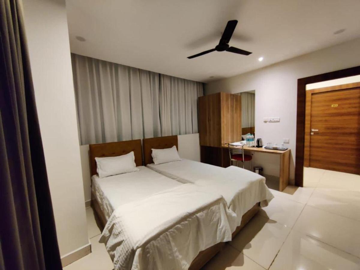 Hotel Hibiscus Tree- Bachupally - Housity