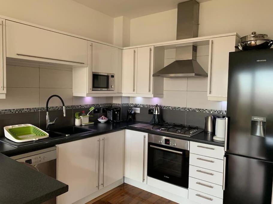 Sea View Penthouse Marina Apartment - Housity
