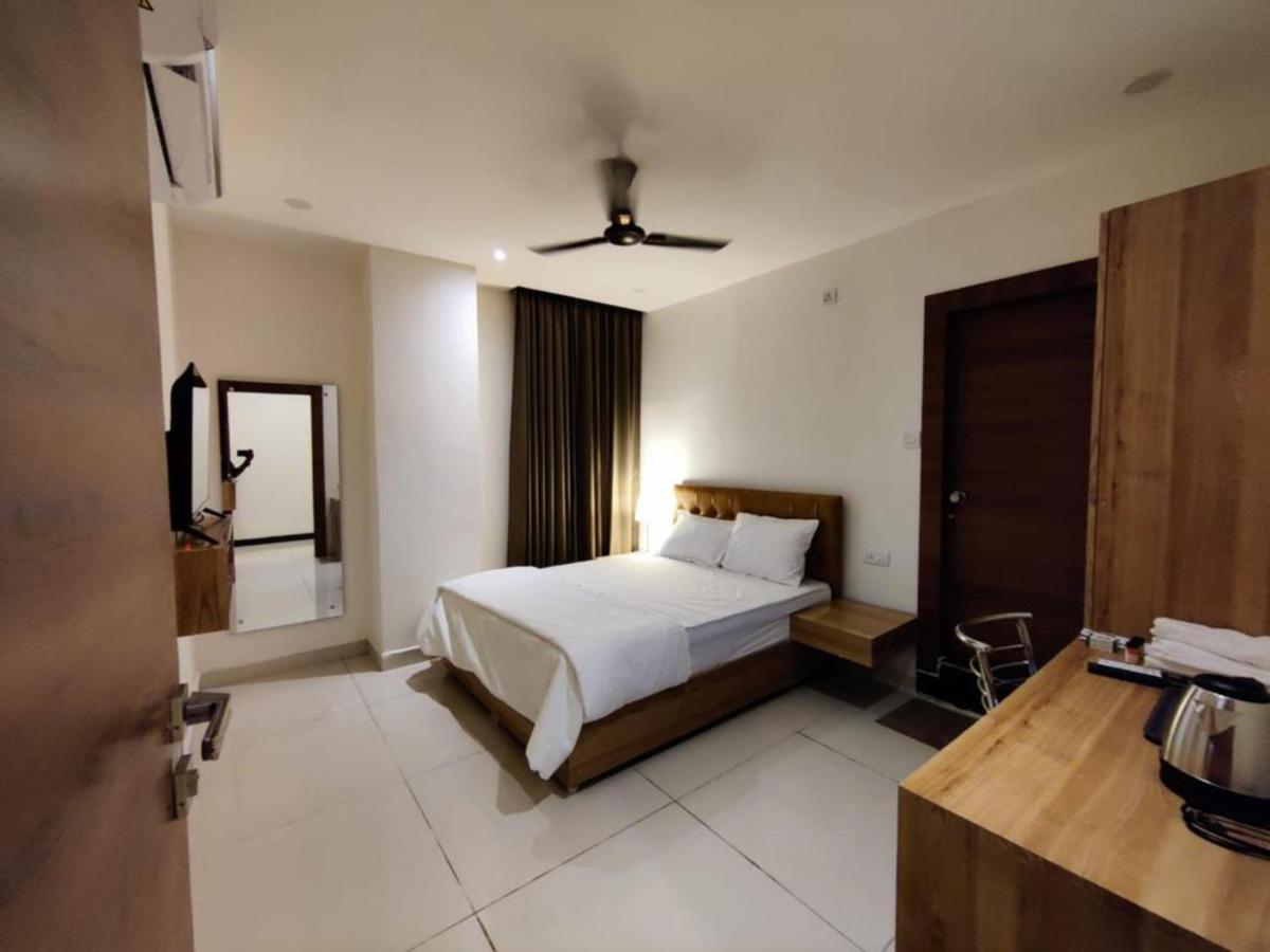 Hotel Hibiscus Tree- Bachupally - Housity