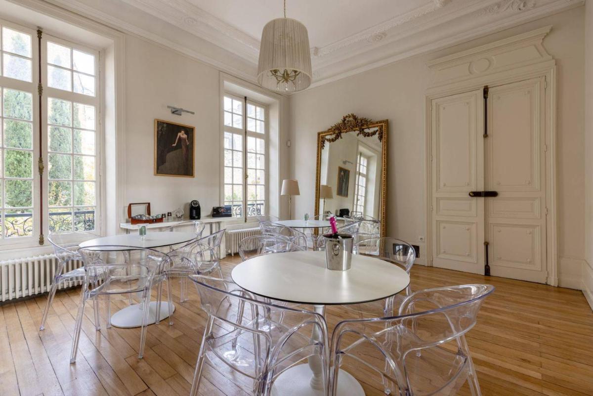 La Villa Beaupeyrat - Apparthôtels de charme dans bâtisse de caractère à 400m du cœur de ville de Limoges - Housity