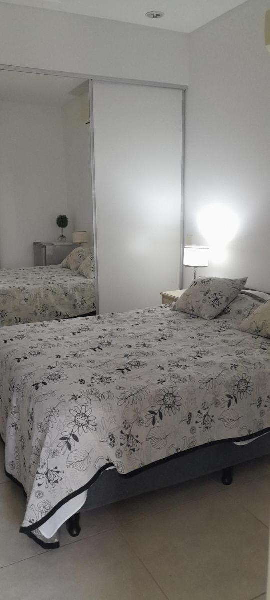 GRAN depto sobre Av. Principal - Housity