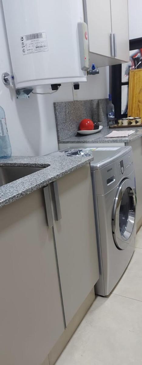 GRAN depto sobre Av. Principal - Housity