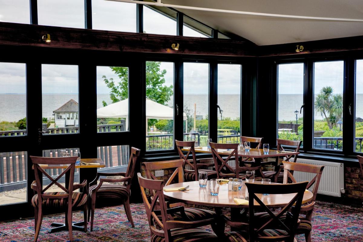 Old Hunstanton Le Strange Arms Hotel - Housity