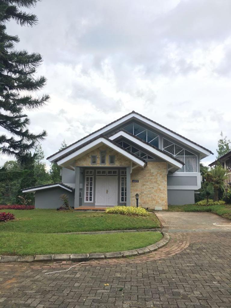 Vila kota bunga puncak - Housity