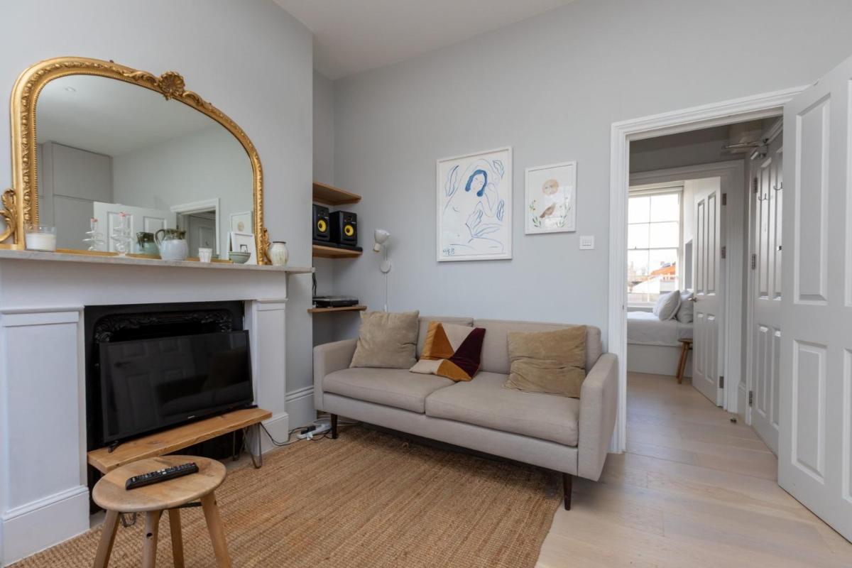 Beautiful & Light 1 Bedroom Flat near Hackney Central - Housity