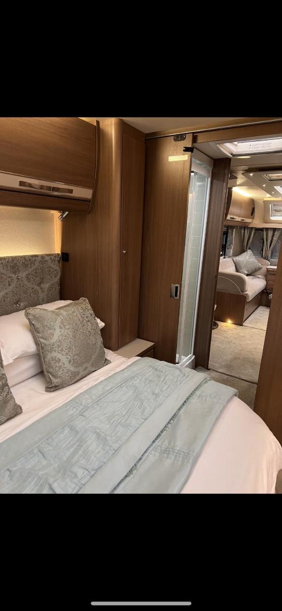 Self Contained Holiday Home Caravan - Housity