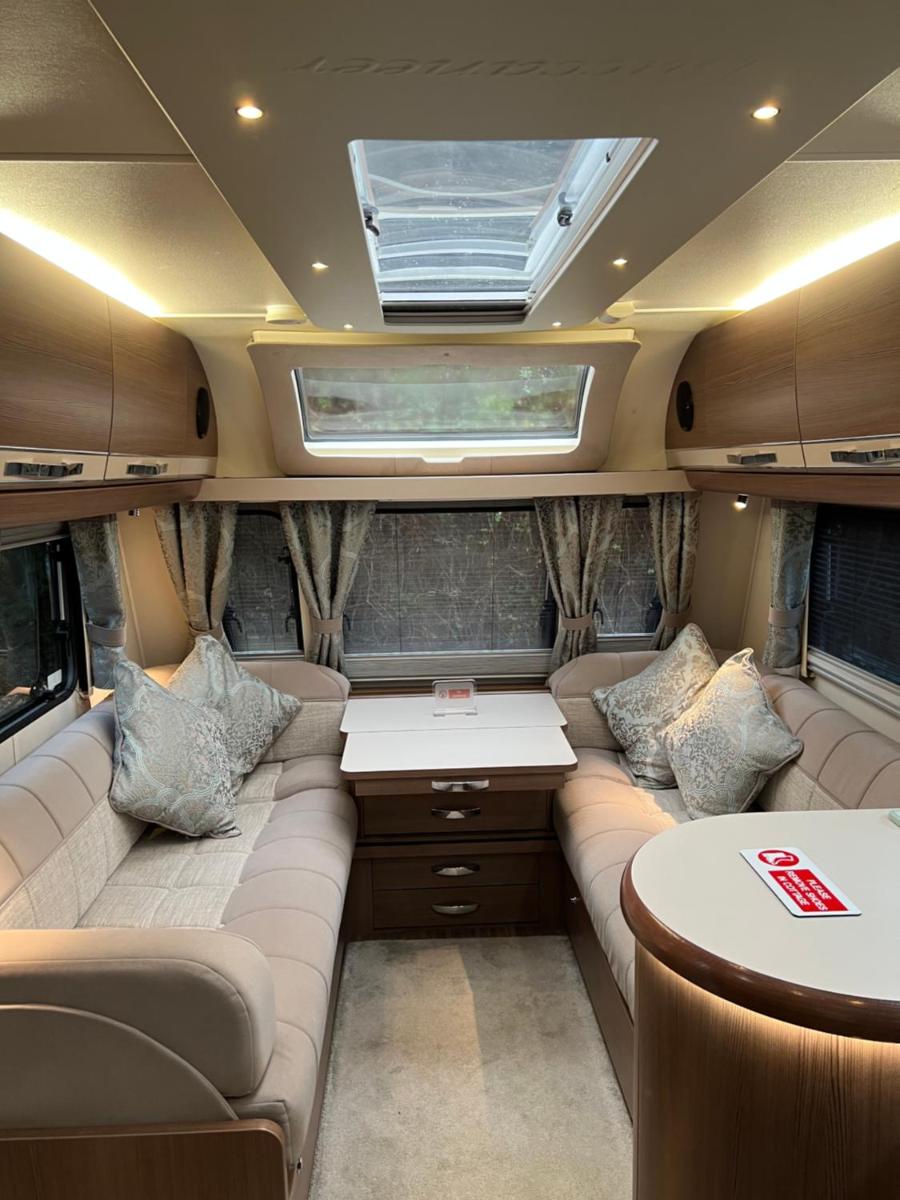 Self Contained Holiday Home Caravan - Housity