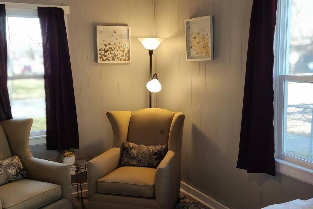 Perfect Combo of Charm & Comfort- 2Bedroom Home - Housity