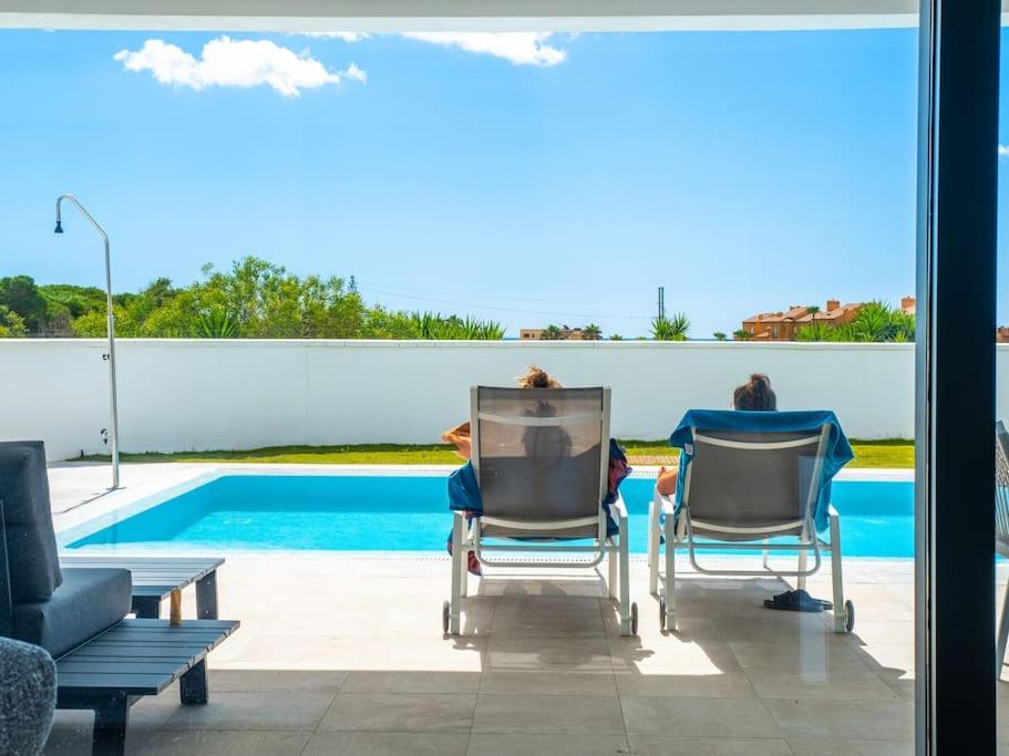 Modern villa walking distance from the beach - Housity