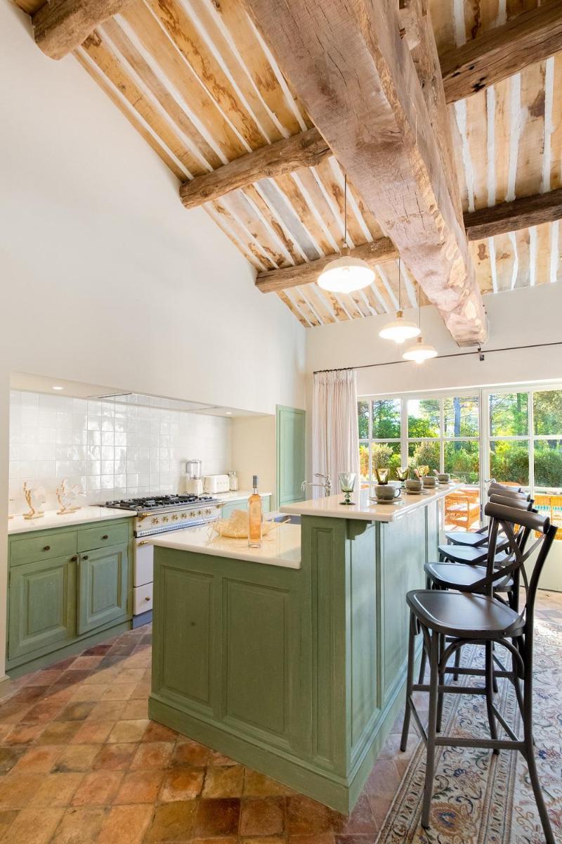 Cuisine ou kitchenette dans l'établissement Château de Berne