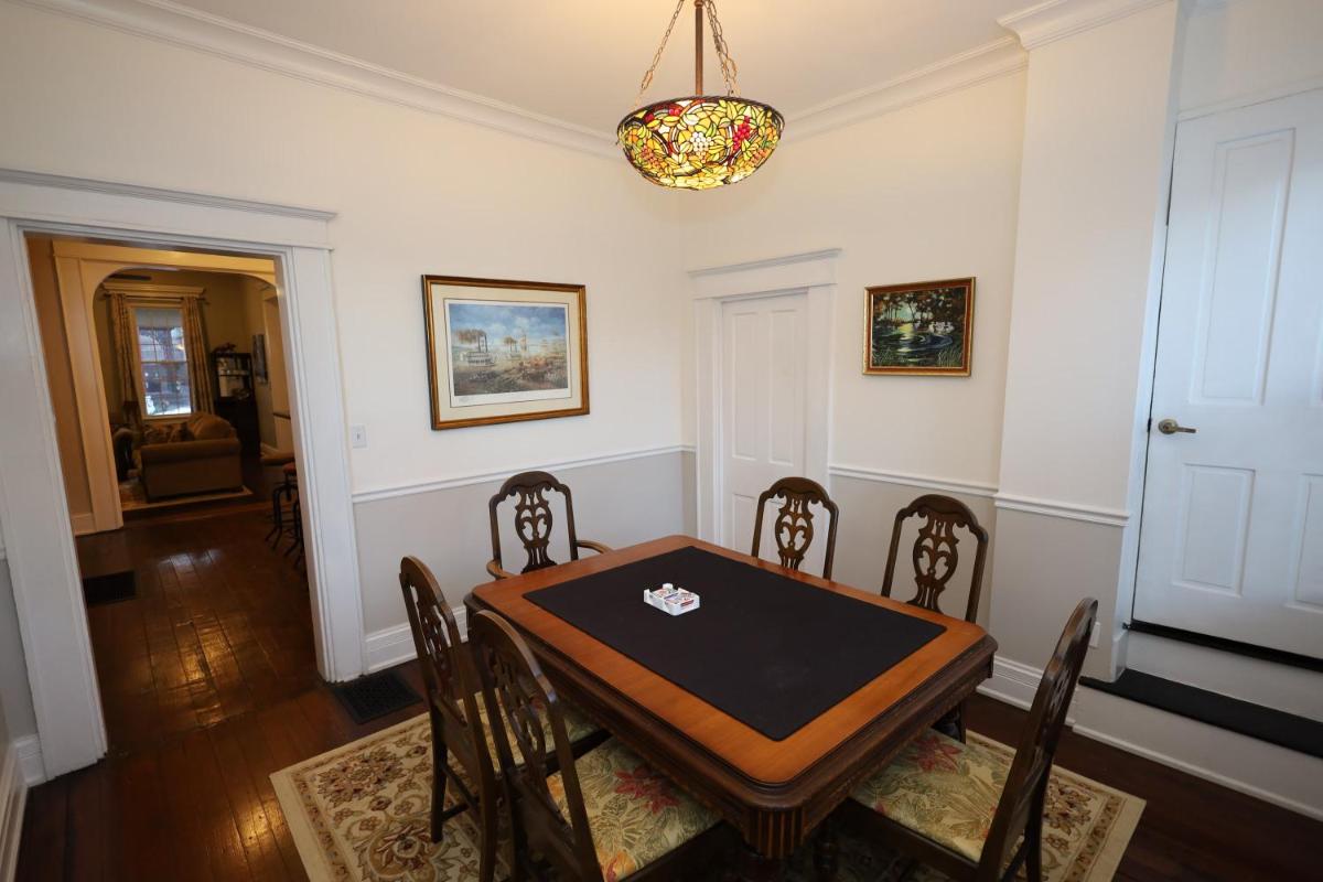 Captains Quarters - Covingtons Classic Home away from Home - Housity