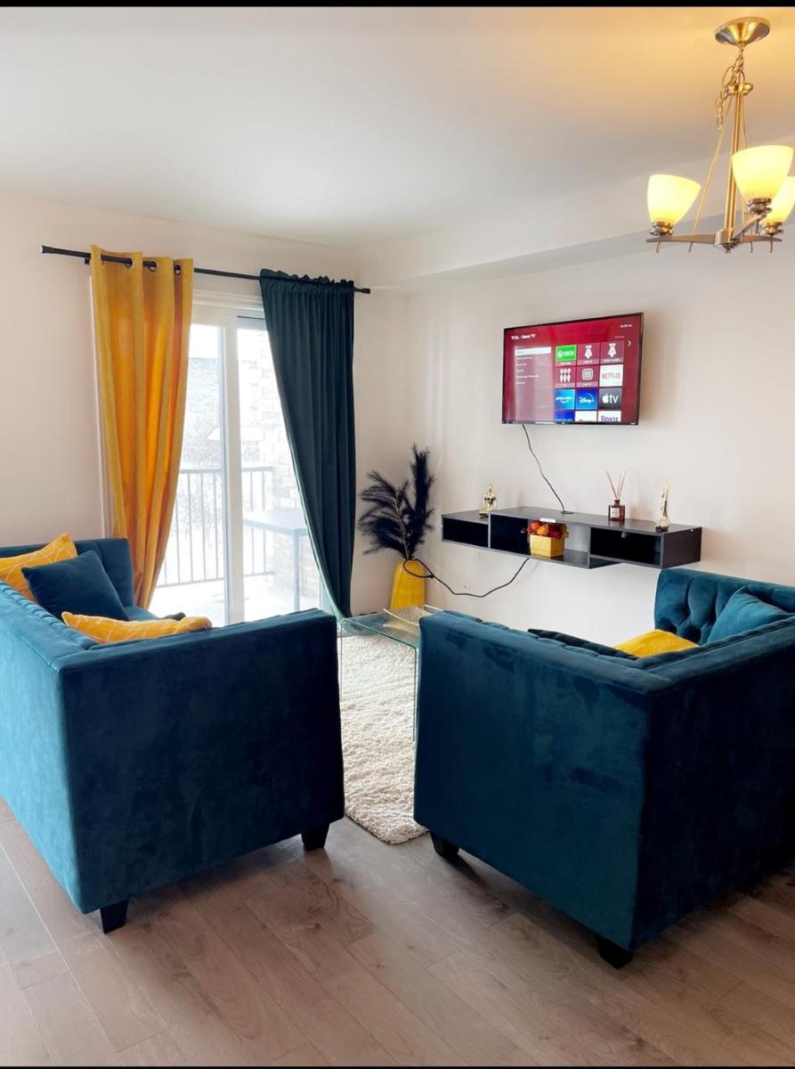 Lovely cozy and spacious apt w Free parking, Ac-Tv. - Housity