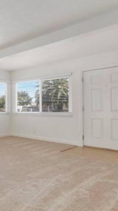 Exhilarating, flamboyant 4bedroom villa - Housity