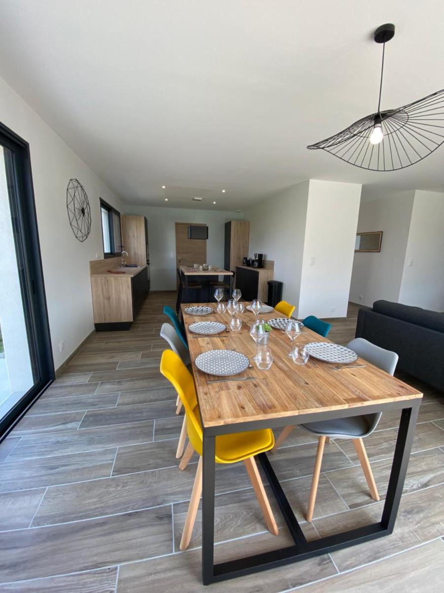 Maison de plain pied, entre terre et mer - Housity