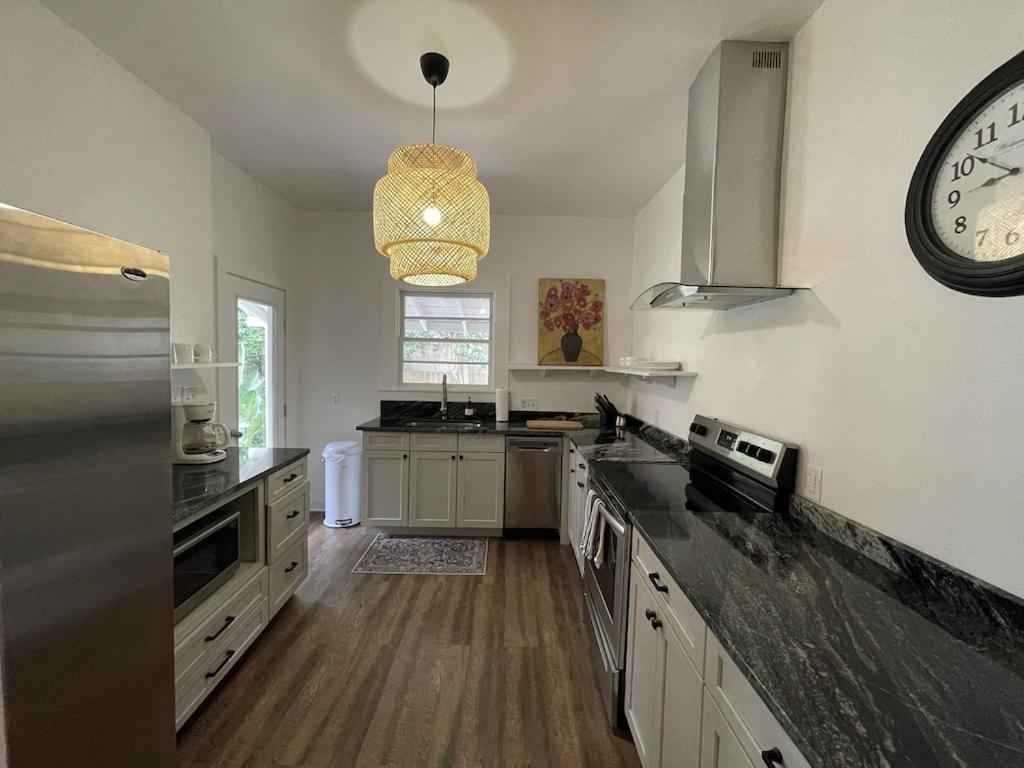 Chic Retreat in Downtown St Augustine - Housity