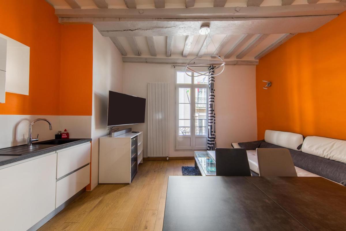Angers Hyper Centre - Rue St Laud, 2min Ralliement - Housity