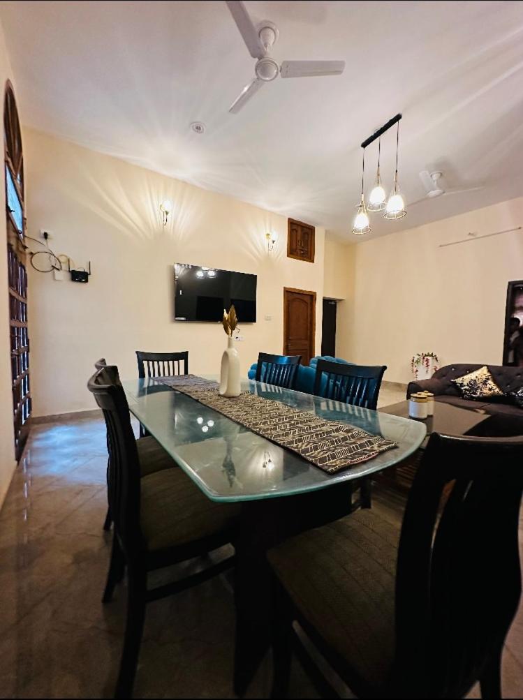 Bluetique - Housity