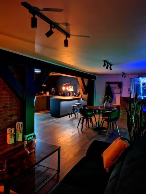 Stary Spichlerz - Housity