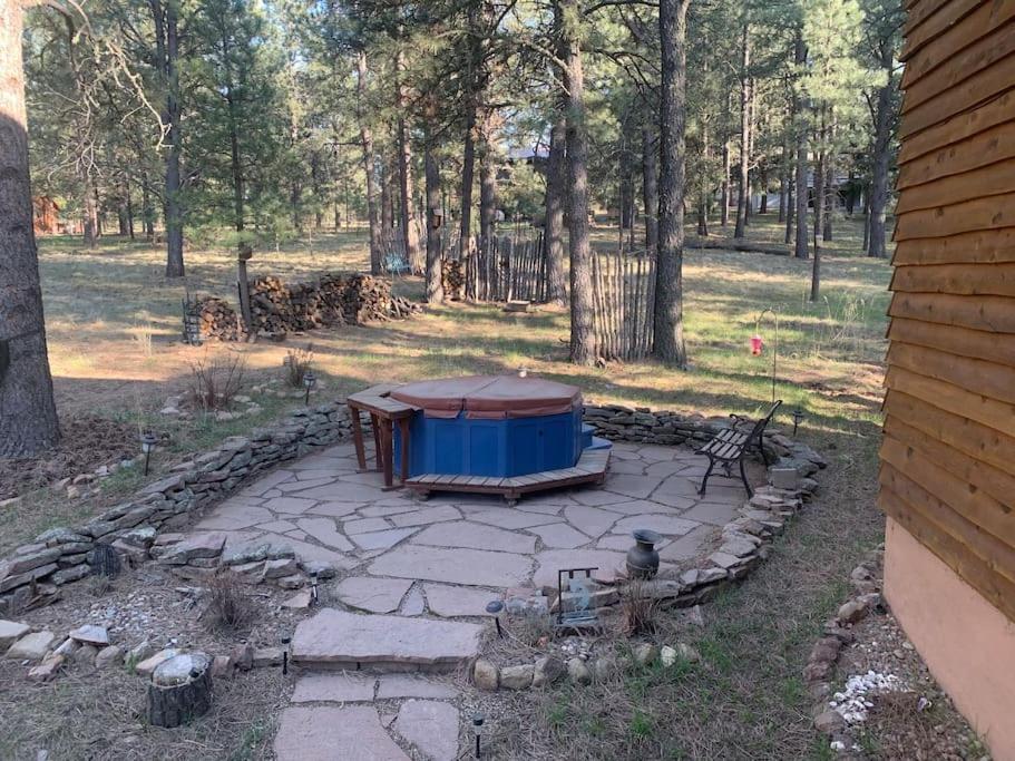 Monroe’s Chateau with Hot Tub - Housity