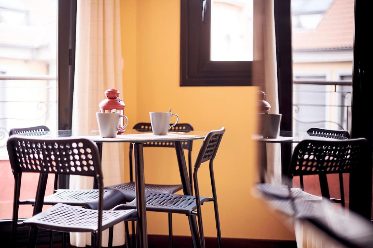Apartamento La Calma, plaza de La Inmaculada, en el centro de León - Housity