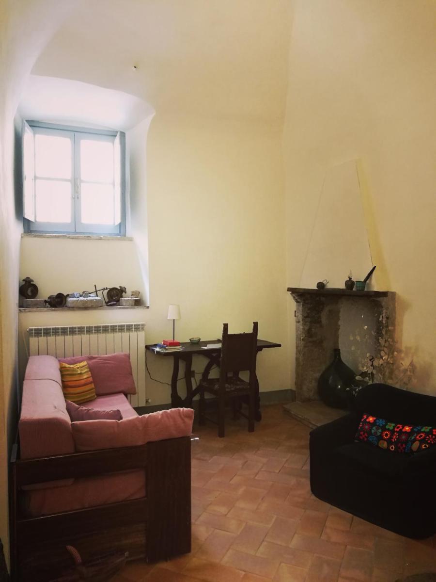 Umbria Valnerina in Noble Residence near Spoleto Apartment x 4-6 persons - Housity