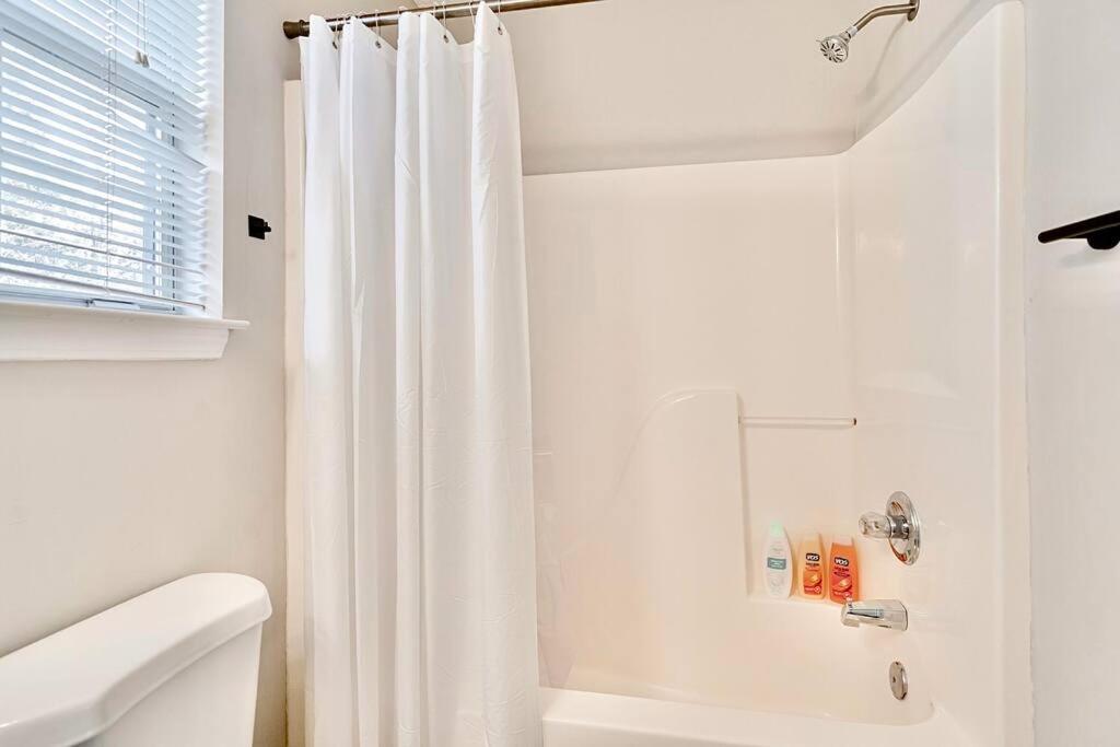 NEW Peaceful Retreat near Ft Jackson & Downtown! - Housity