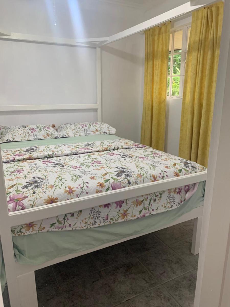 Suitetrails - Sunshine Beachfront Guesthouse