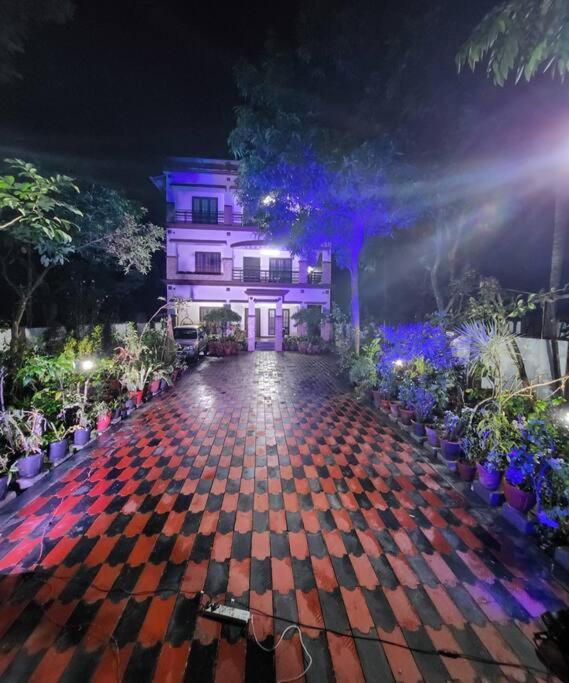 Suitetrails - 6BR/6BA! Alleppey Evergreen Villa