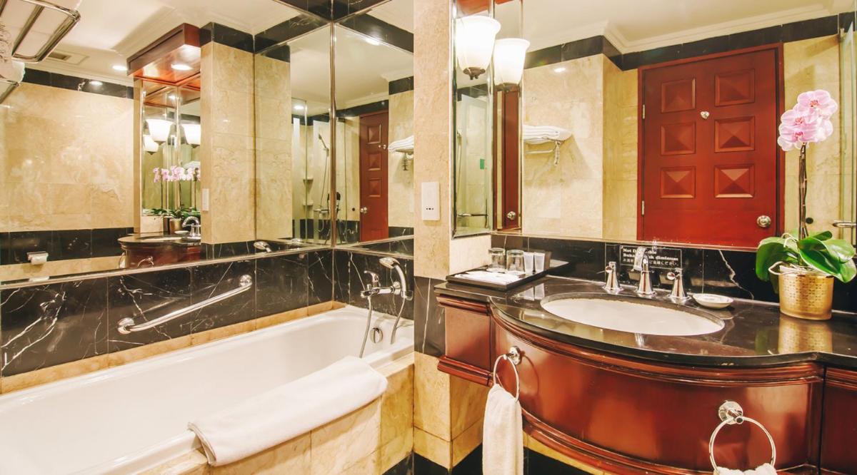 Suitetrails - Lumire Hotel & Convention Centre