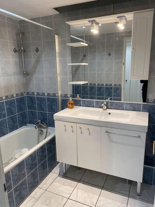 Tour Défense 2000 Magnifique Appartement - Housity