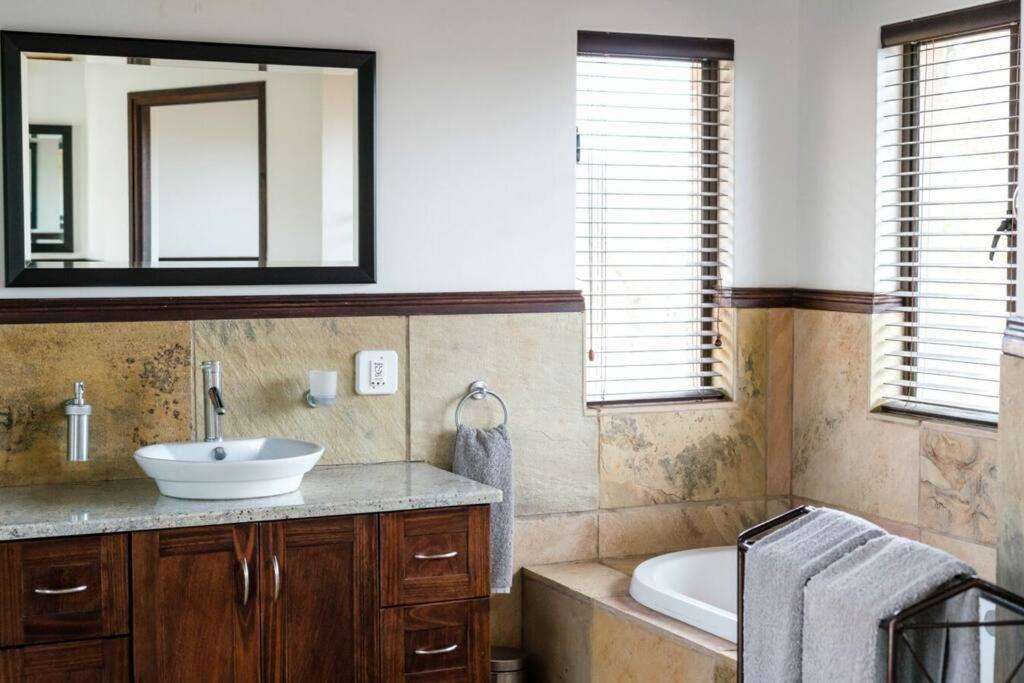 The Zircon House 106 - Housity