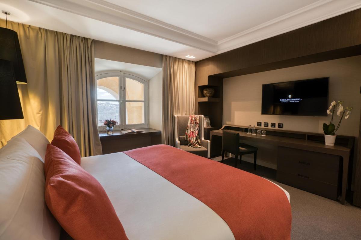 Télévision ou salle de divertissement dans l'établissement InterContinental Marseille - Hotel Dieu by IHG