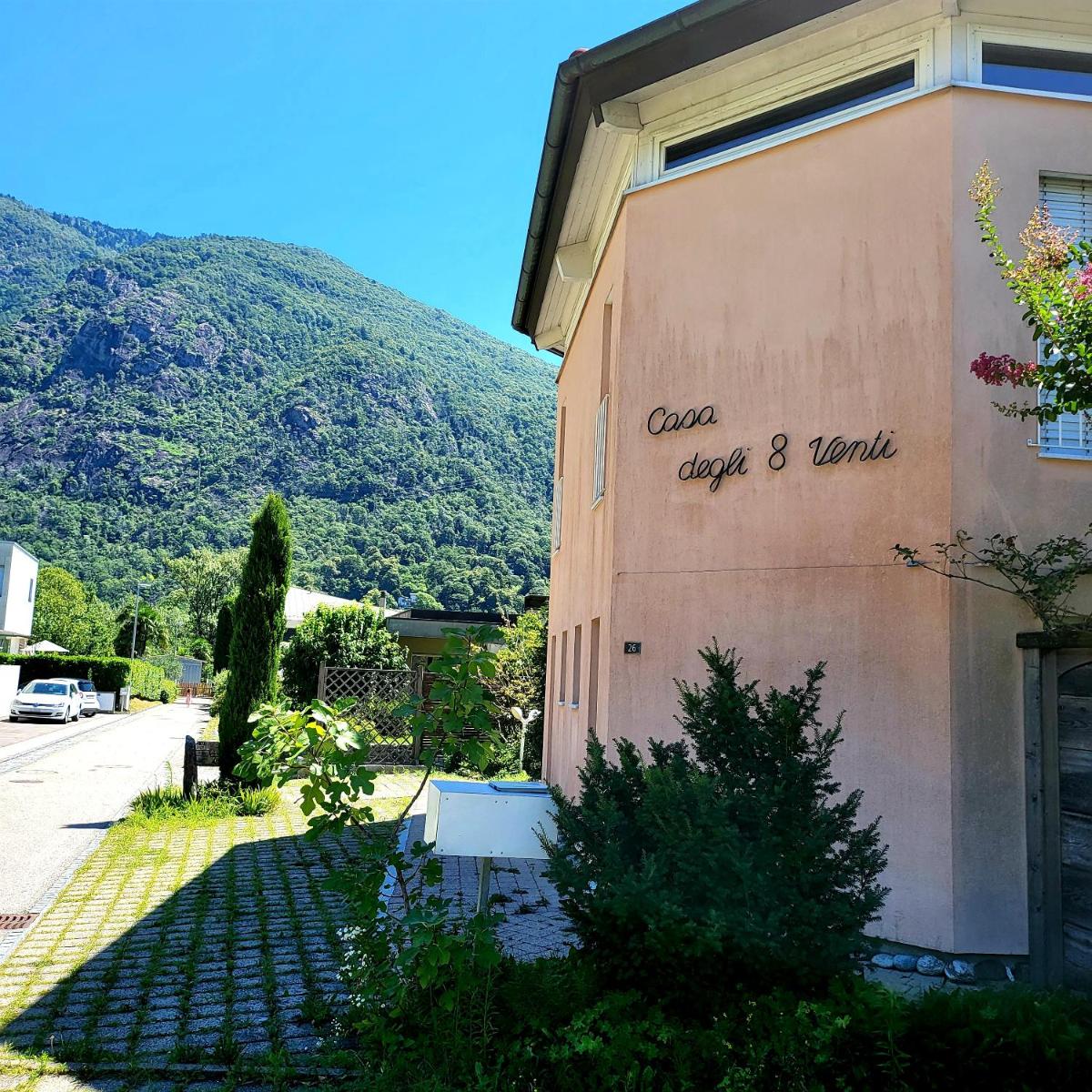 Traum Ferienwohnung am Strand im Tessin - nur 3km von Ascona oder Locarno entfernt - Housity