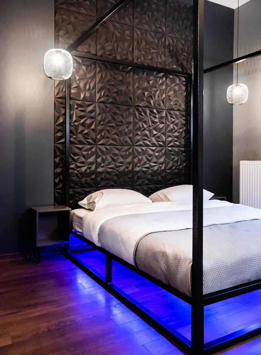 New Praga Ladies' & Gentlemen's Apartments - Housity