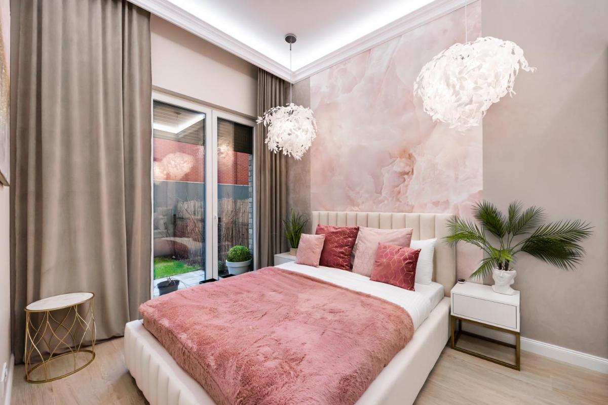 New Praga Ladies' & Gentlemen's Apartments - Housity