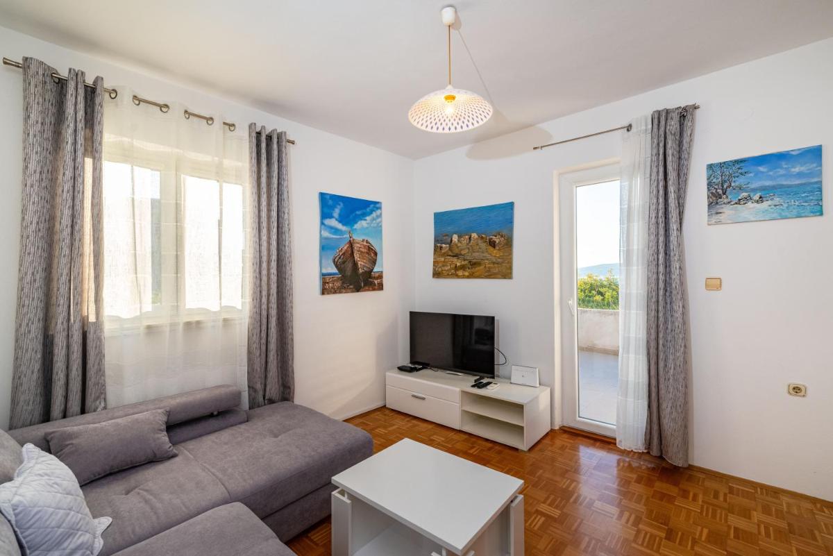 Apartment Milena - Housity