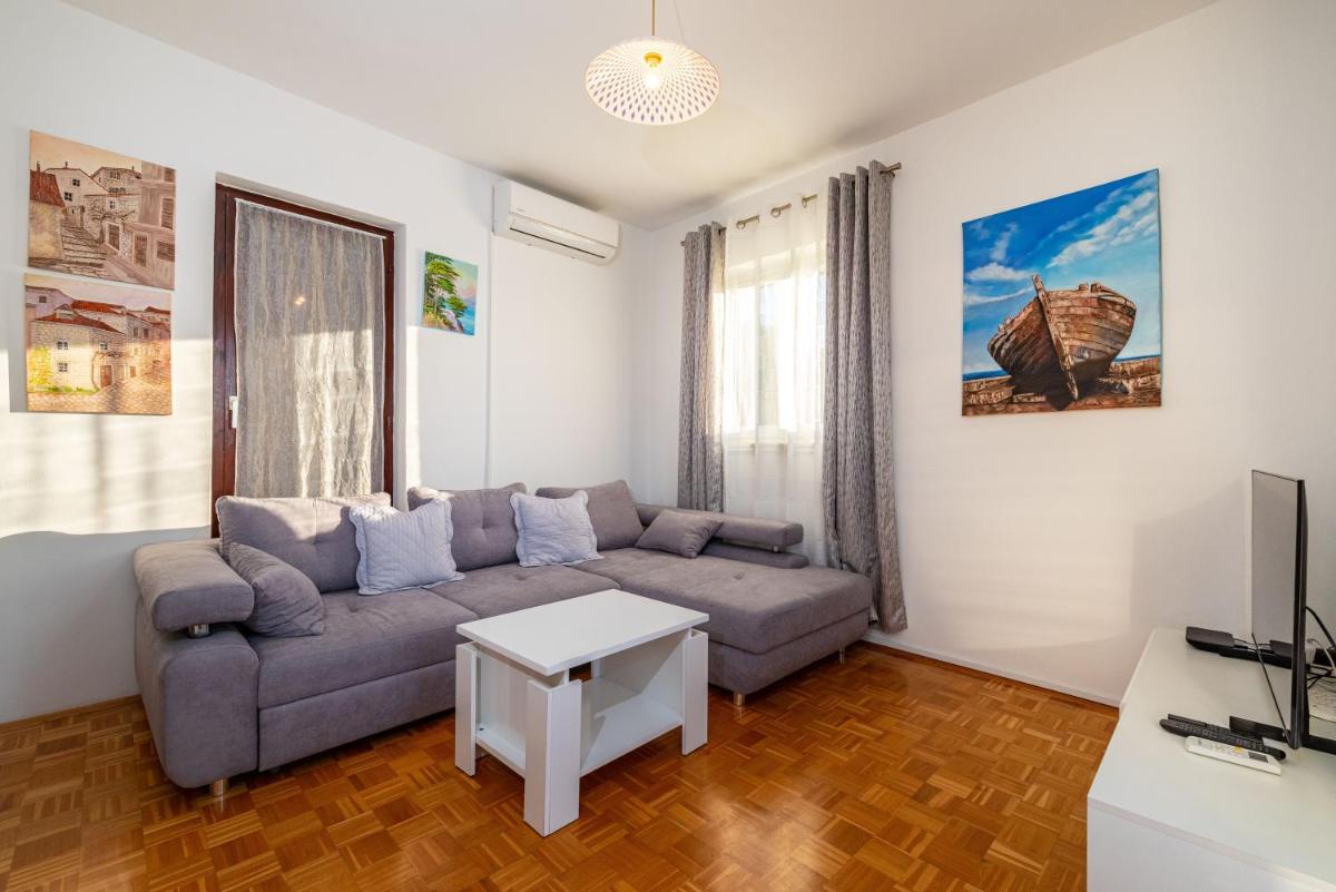 Apartment Milena - Housity