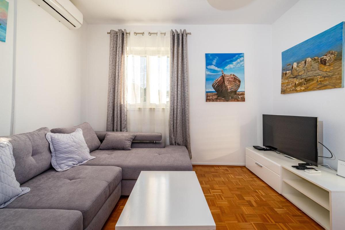 Apartment Milena - Housity