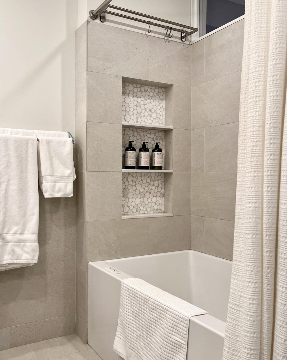 Close to all! 2-room suite in a 1-family townhouse - Housity