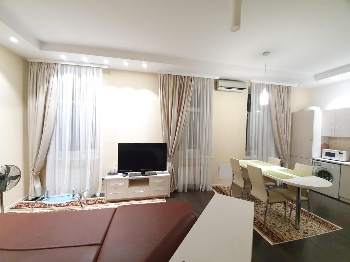 Suitetrails - Boulevard Ultra Central Apartments in the heart of Chisinau