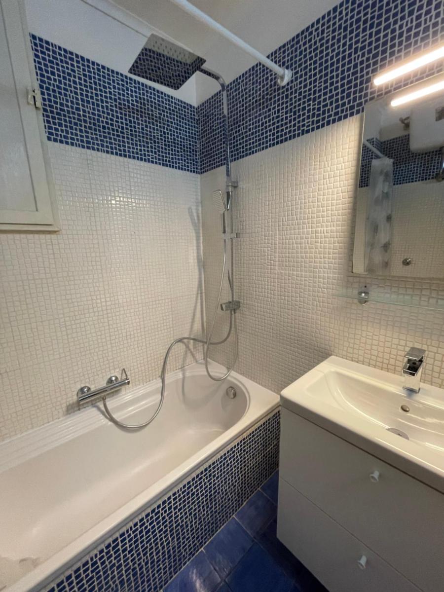 Carafe Apartment - Housity