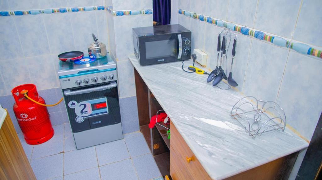 Suitetrails - Glorious princely court apartment