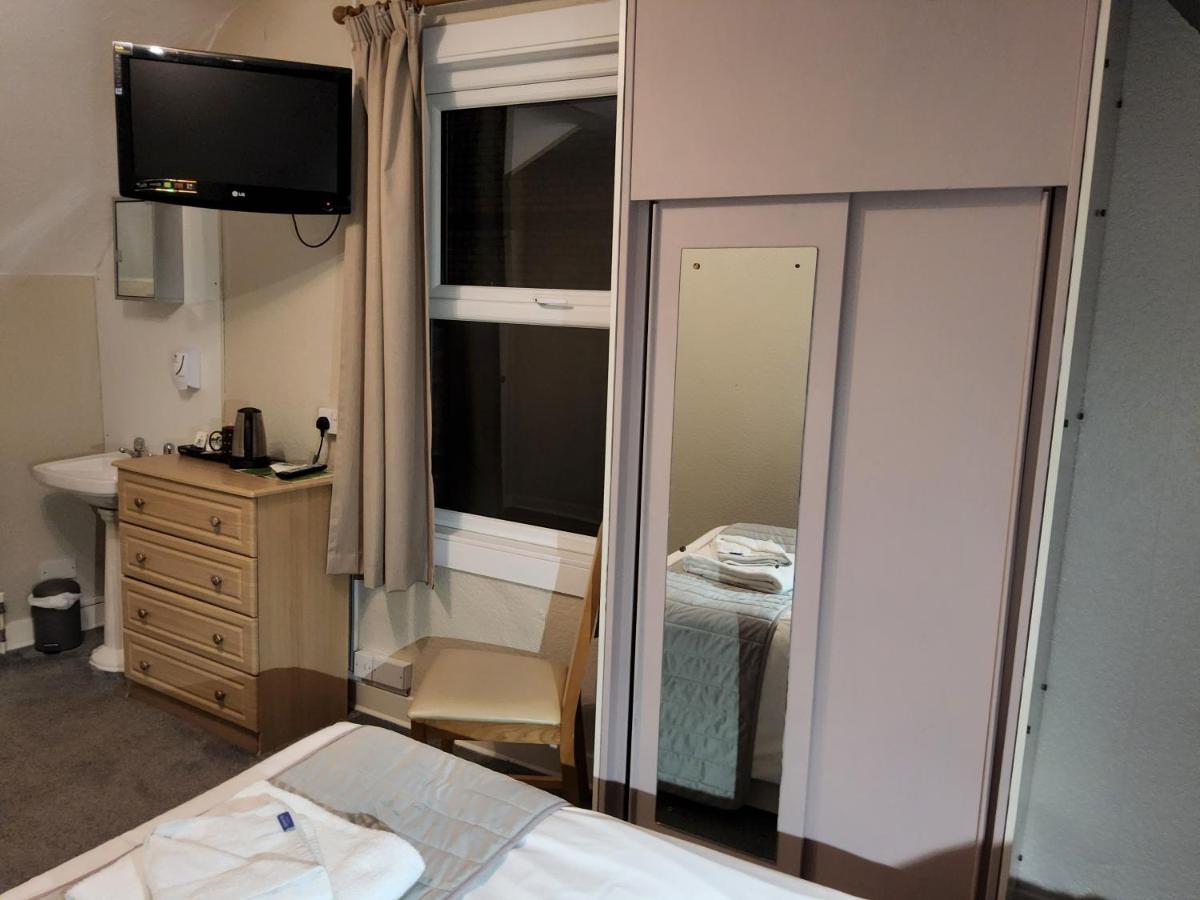 The Avenue Hotel - Housity