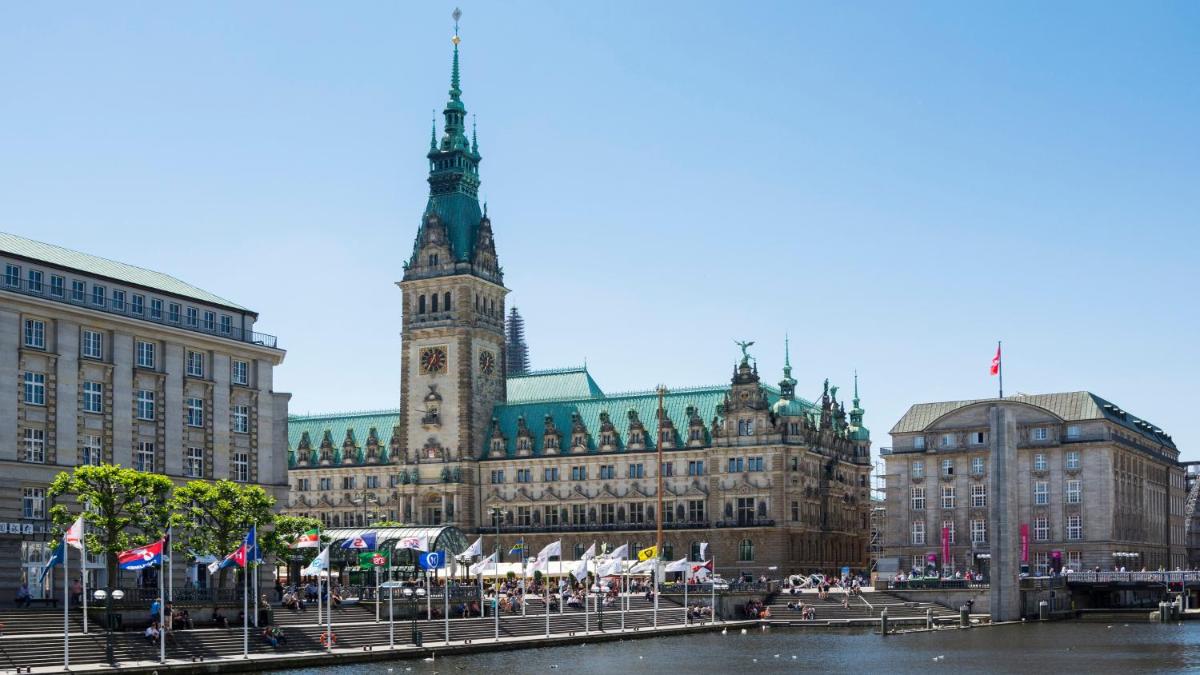 Holiday Inn Hamburg - City Nord by IHG - Housity