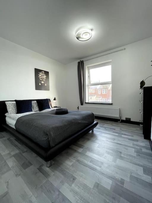 Lincoln central 3 bedroom entire terraced house - Housity
