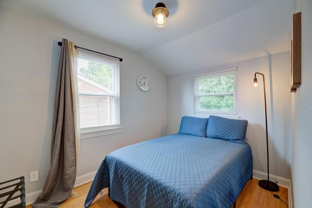 Red Door Rendezvous - Housity