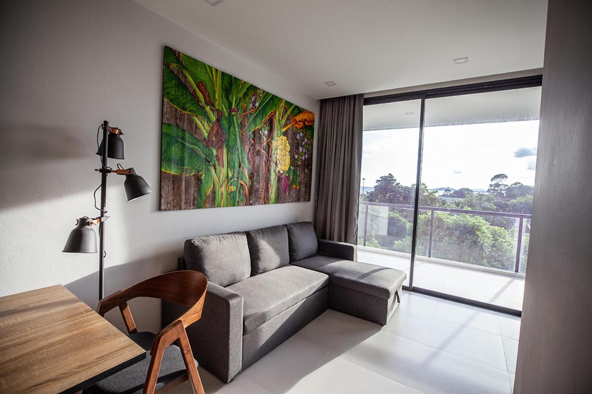 Beachfront Escape Seaview Suites 5th & Top Floor- Mae Phim - Housity